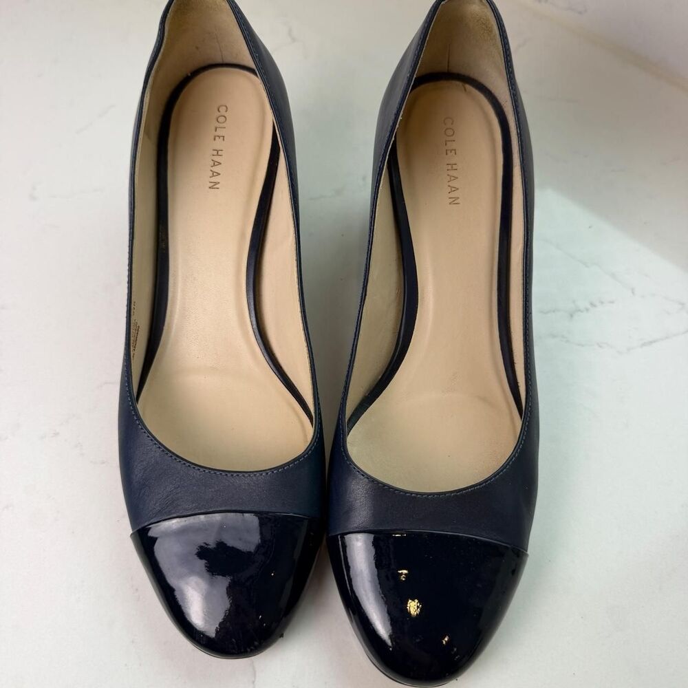 Cole Haan Navy Leather Pumps size 8.5 US